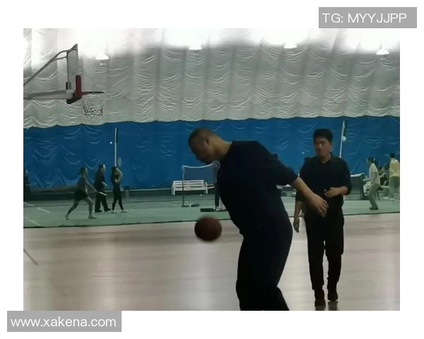 深入探讨北京篮球队团队协作的优势与不足之处分析